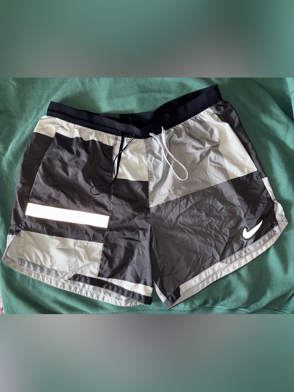 Women’s Nike running shorts color block size L